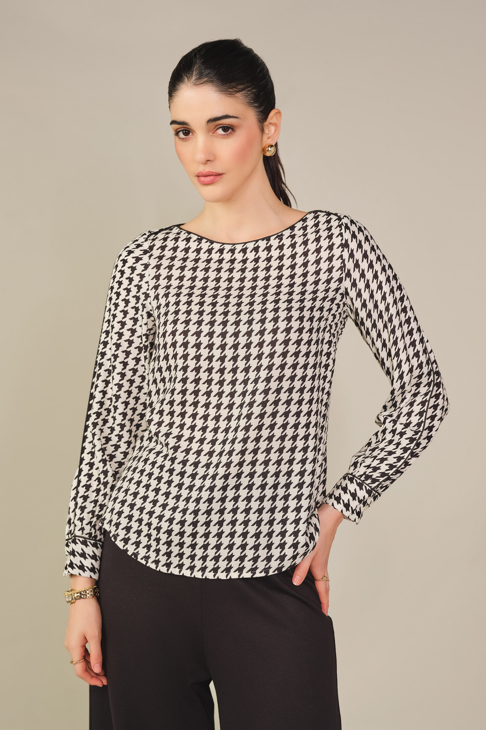 Houndstooth Print Lantern Sleeves Top in Black